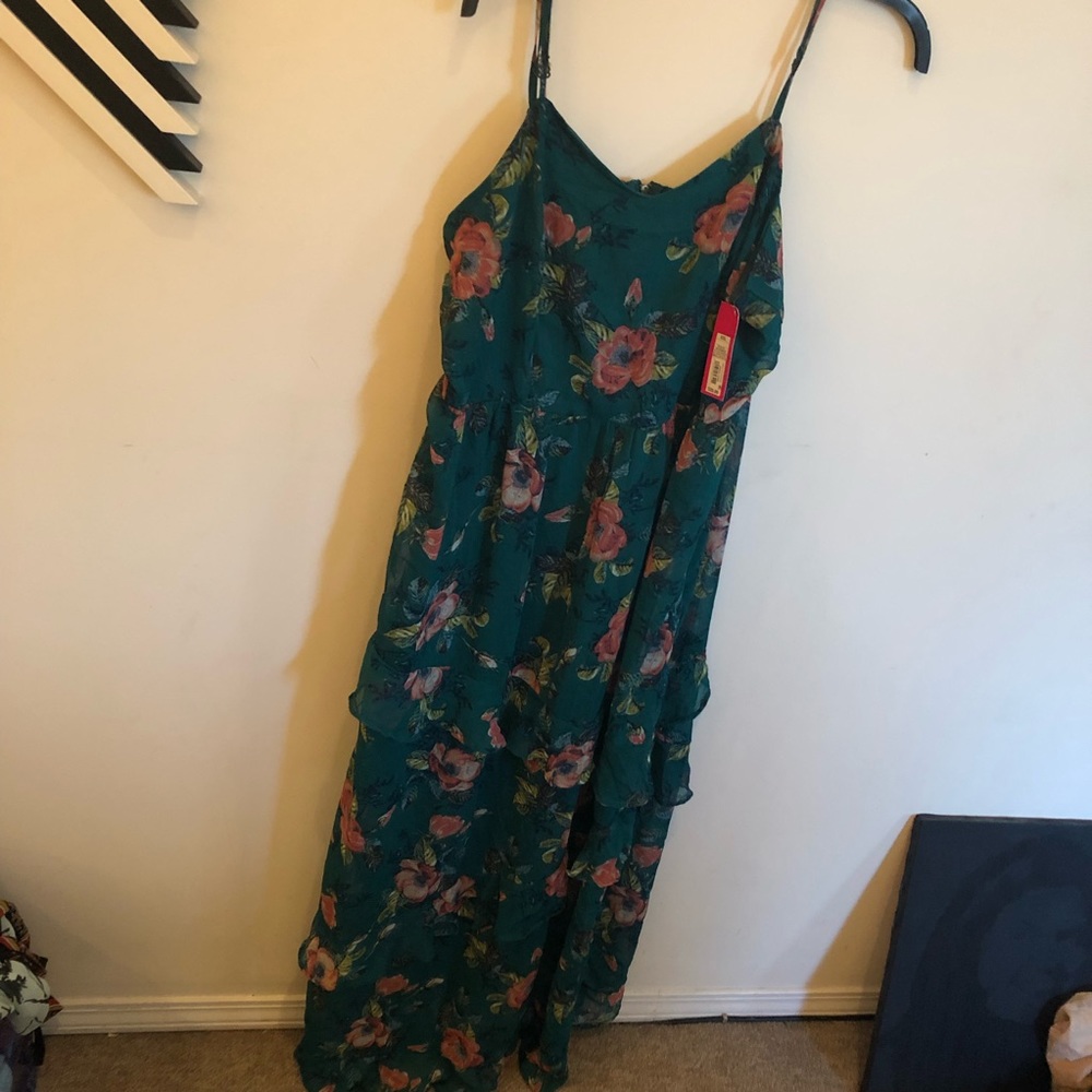 Maxi dress great color and design